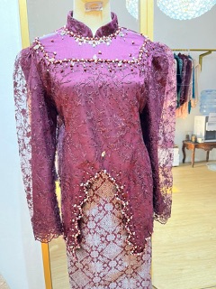 Kebaya Amara Burgundy Uk M