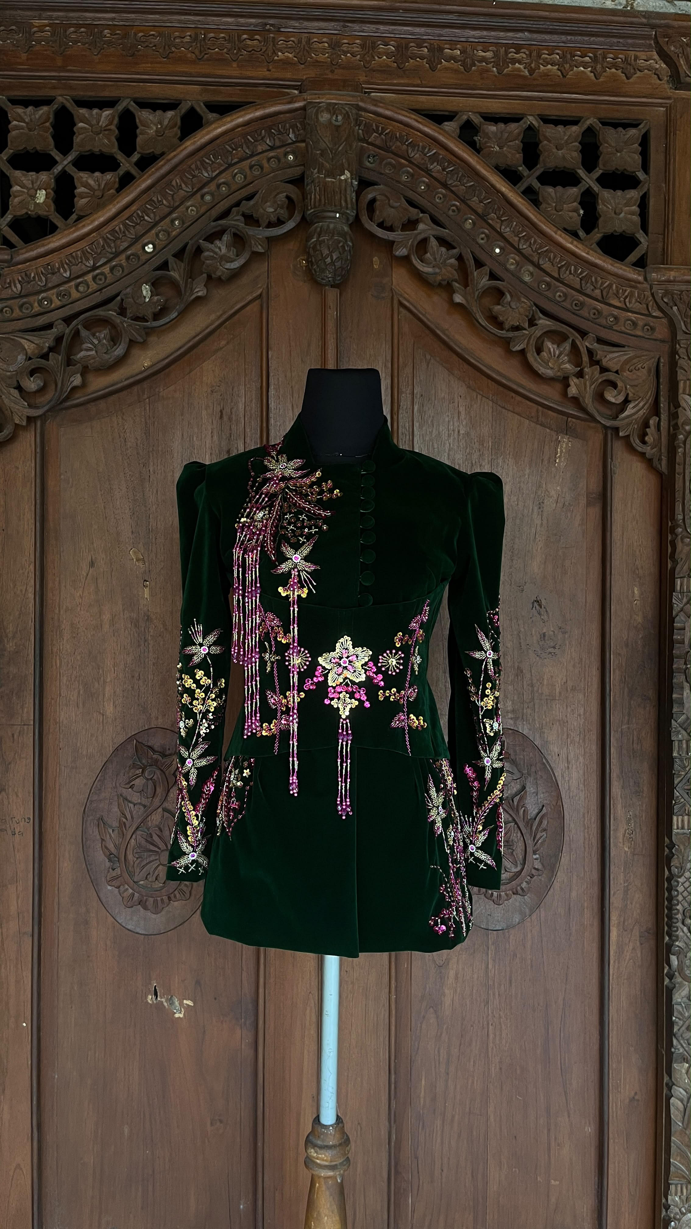Kebaya bludru emerald pink ld 100